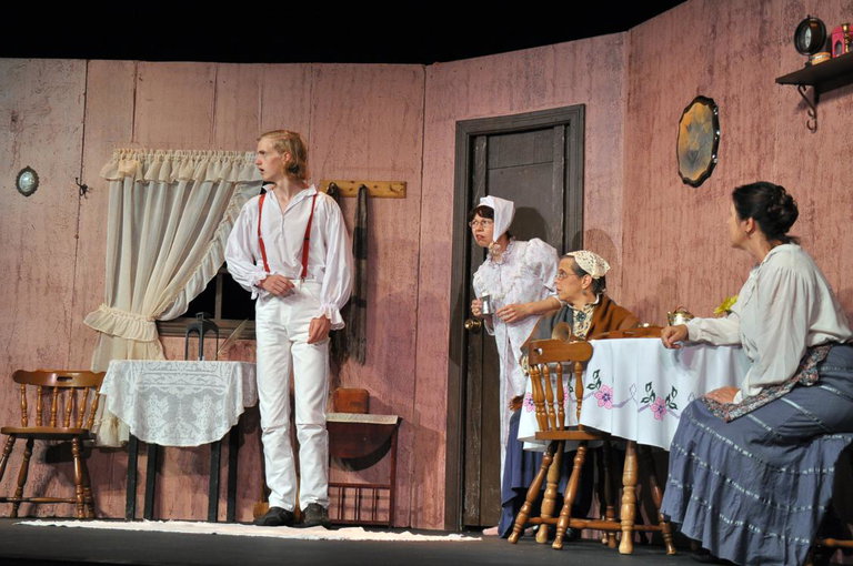 Production Photo - Beautiful Beulah Belle