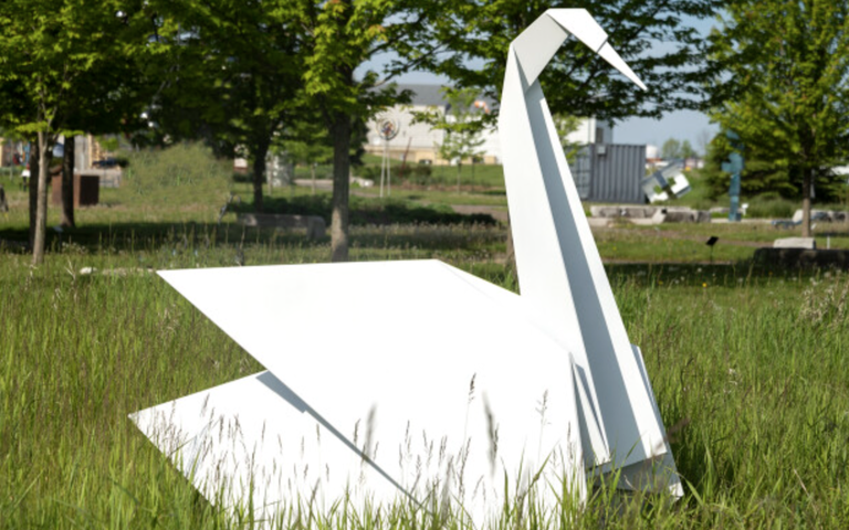 Origami Swan by Jyhling Lee