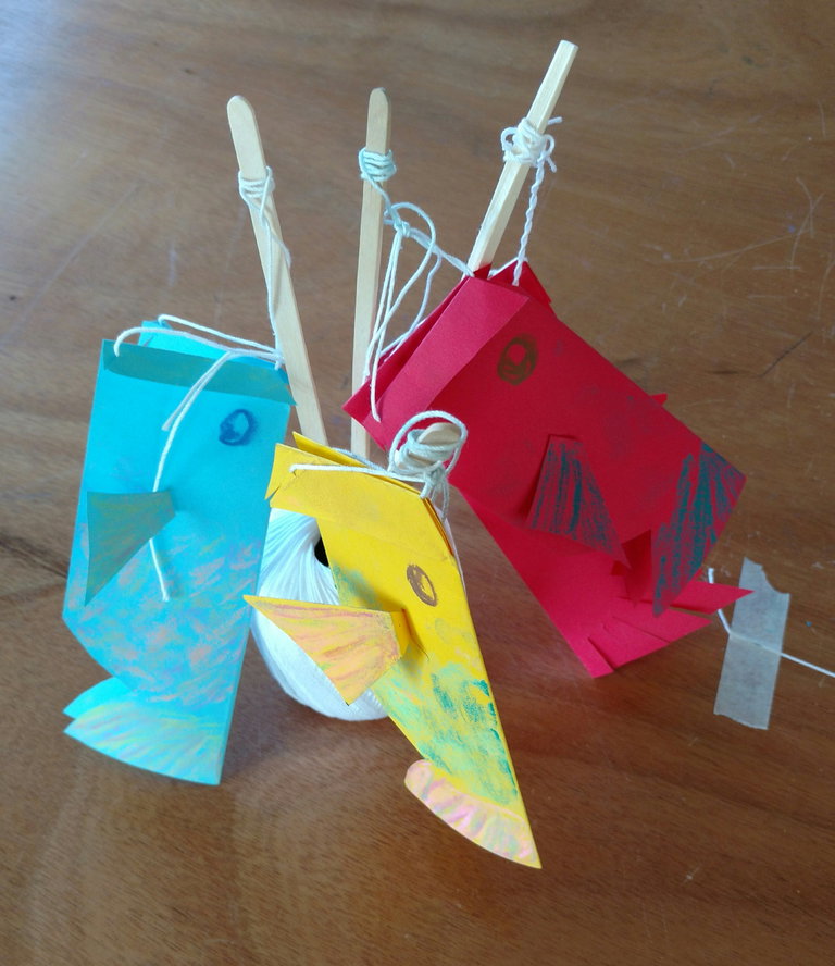 The ships to shore 'King of the Sea' festival (Tall Ship Festival)  in Garry Point Park featured the 'Kaiwo Maru' in May 2017.  The participants dropped by the workshop and created numerous paper made windsocks.